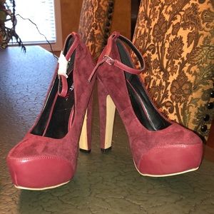 JUST FAB RED HIGH HEELS WITH LEATHER DETAIL